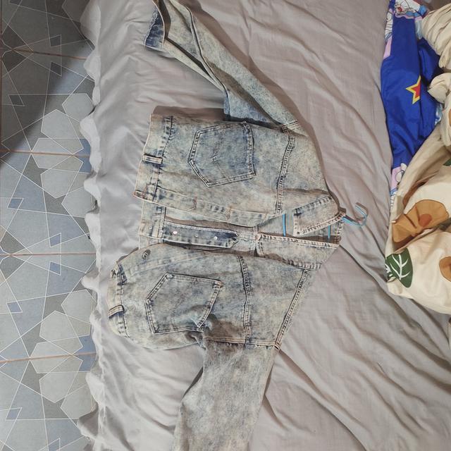 เสื้อยีนส์แขนยาวทรงครอป มือสอง (cropped) ลายฟอก/acid wash แฟชั่นทั่วไป size XL