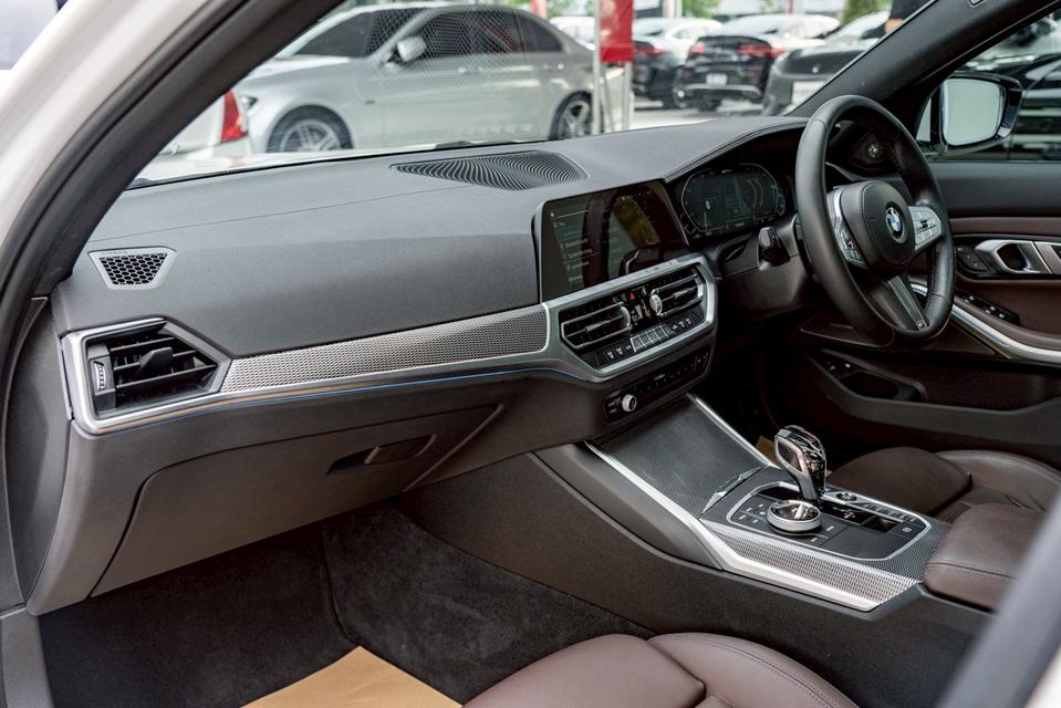 รหัสรถ NP9477 รุ่นรถ : BMW 330e M SPORTปีรถ : 2021 รูปที่ 10