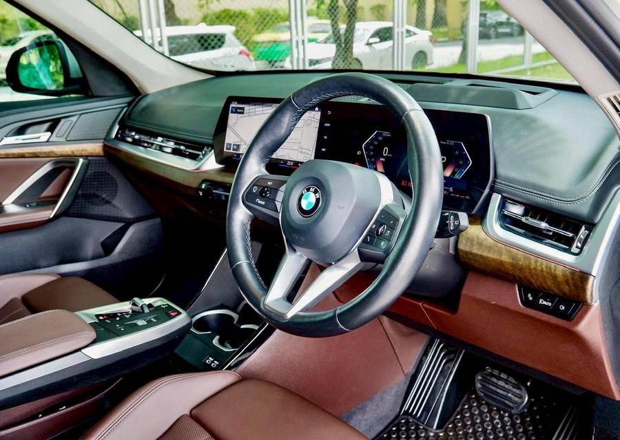 รหัสรถ PR2747 + BMW X1 (U11) sDrive 20I X Line จดทะเบียนปี 2025 วิ่งเพียง 10,000Km  16