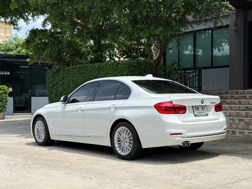2019 BMW 320D F30 LCI รถมือเดียวออกป้ายแดง รถวิ่งน้อย เข้าศูนย์ตรงระยะ รถไม่เคยมีอุบัติเหตุครับ รูปที่ 6