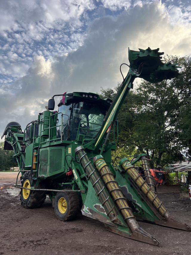 รดตัดอ้อย จอร์นเดียร์ CH570