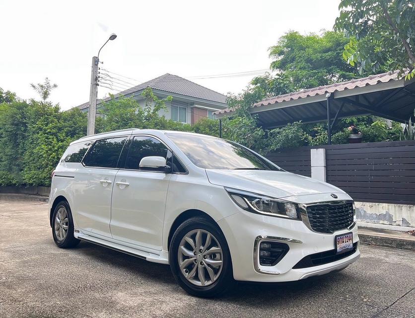 รหัสรถ AP2244 KIA Grand Carnival Minorchange 2.2 EX 8AT ปี20 สีขาว