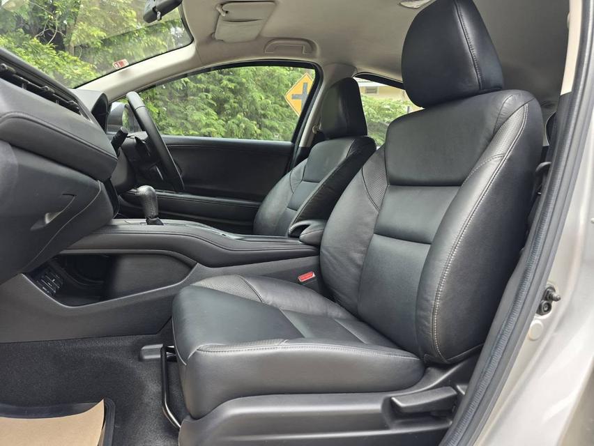 Honda HRV 1.8E ปี 2015  เจ้าของเดียว  11