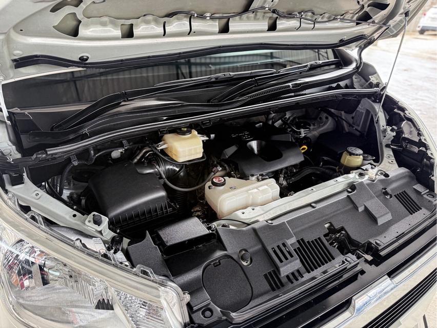 รหัสรถ WRT4596 2023 TOYOTA COMMUTER, 2.8 AT 18