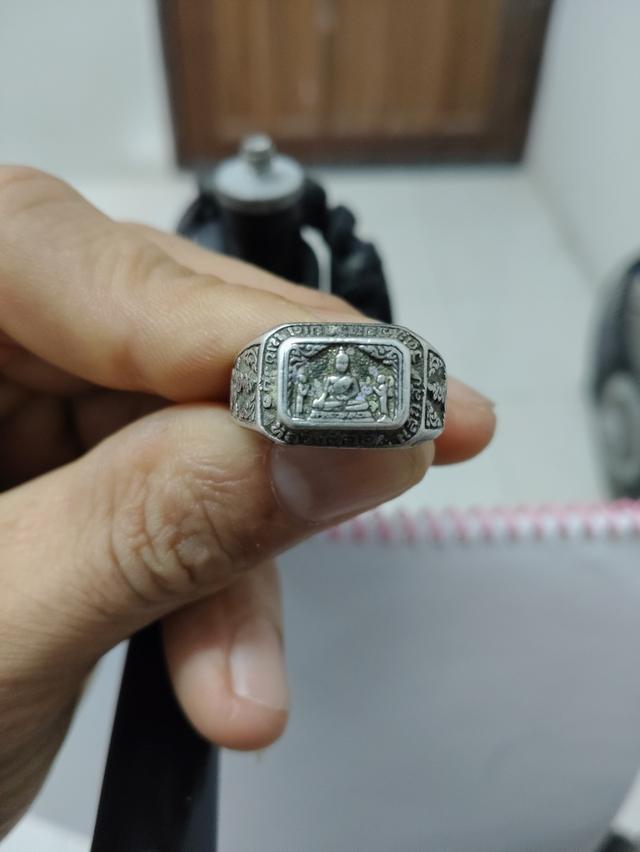 แหวนหลวงพ่ออะไรไม่รุ้ไม่ทราบชื่อราคาแบ่งปัน 1,750 รวมส่งครับ