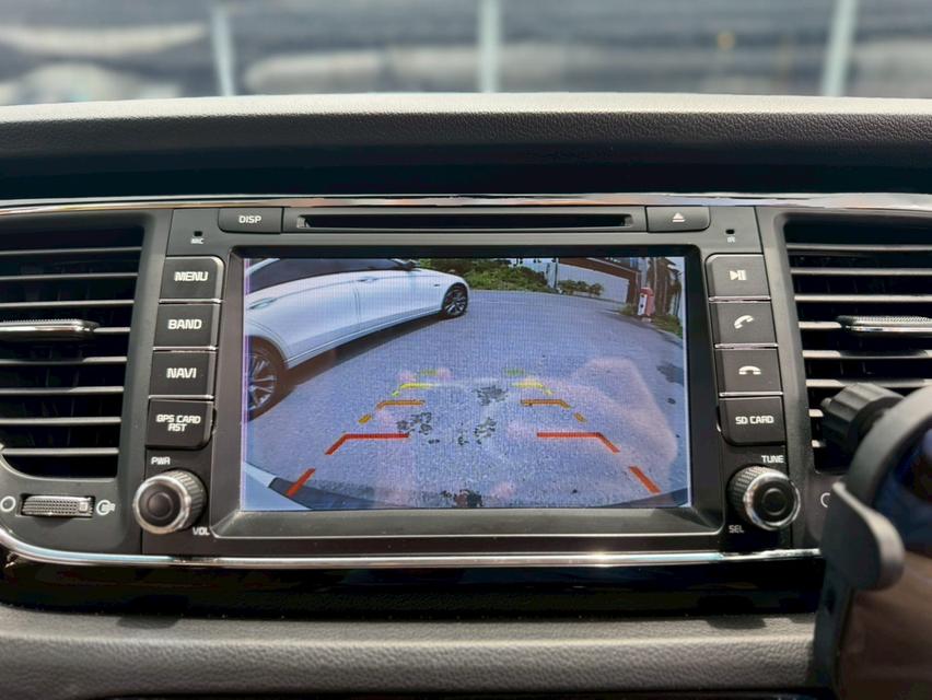 KIA CANIVAL Wagon 4dr EX 11st SA 6sp FWD 2.2DTi (CBU) Y2015  สีขาว ออโต้  16