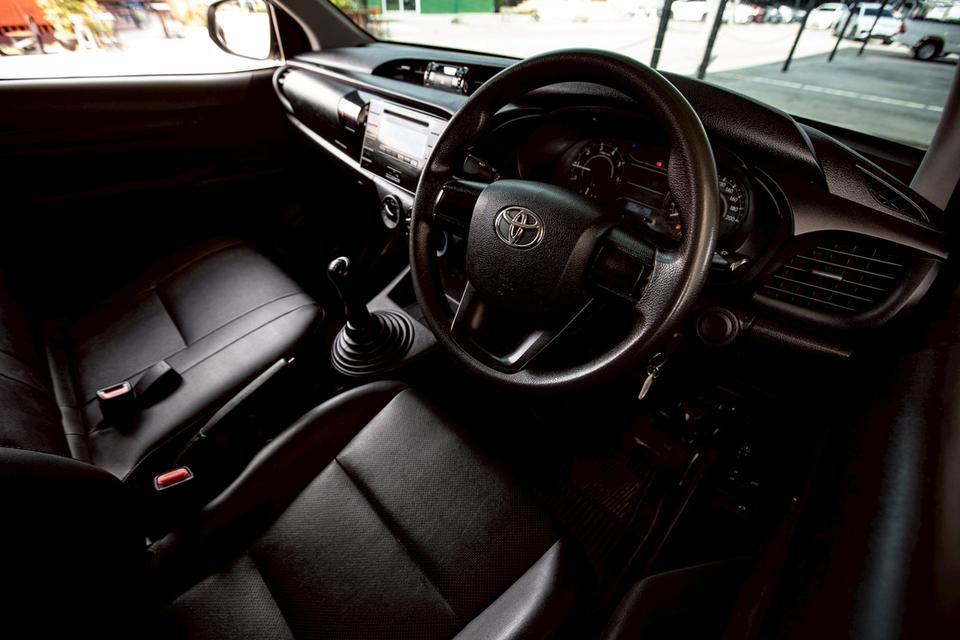 Toyota Revo 2.4J Plus Standard Cab สีขาว เกียร์ธรรมดา กระจกไฟฟ้า ปี 2019  15