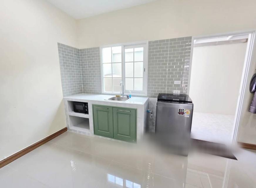 ให้เช่าทาวเฮ้าส์ 2 ชั้น หมู่บ้านโกเด้นทาวน์ พหลโยธิน-วิภาวดี ติดกับโรงกษาปณ์,ฟิวเจอร์ พื้นที่16.2ตร.ม. 2นอน 2น้ำ 2ที่จอดรถ เฟอร์และเครื่องใช้ไฟฟ้าคร 5