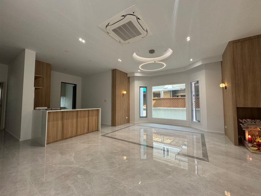 โครงการ ลดาวัลย์ สุขุมวิท 103 บ้านเดี่ยวแปลงมุม 143 ตารางวา 5 นอน 5 น้ำ ตกแต่งบิ้วท์อินทั้งหลัง 3