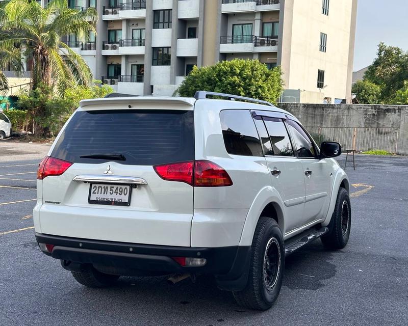 Mitshubishi Pajero 2.5 Sport GT เกียร์ Auto สีขาวมุก ปี 2013