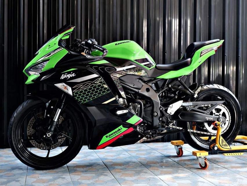 Kawasaki Ninja ZX-25R ABS SE ปี 2020 รถสีสวยมือ 2 4