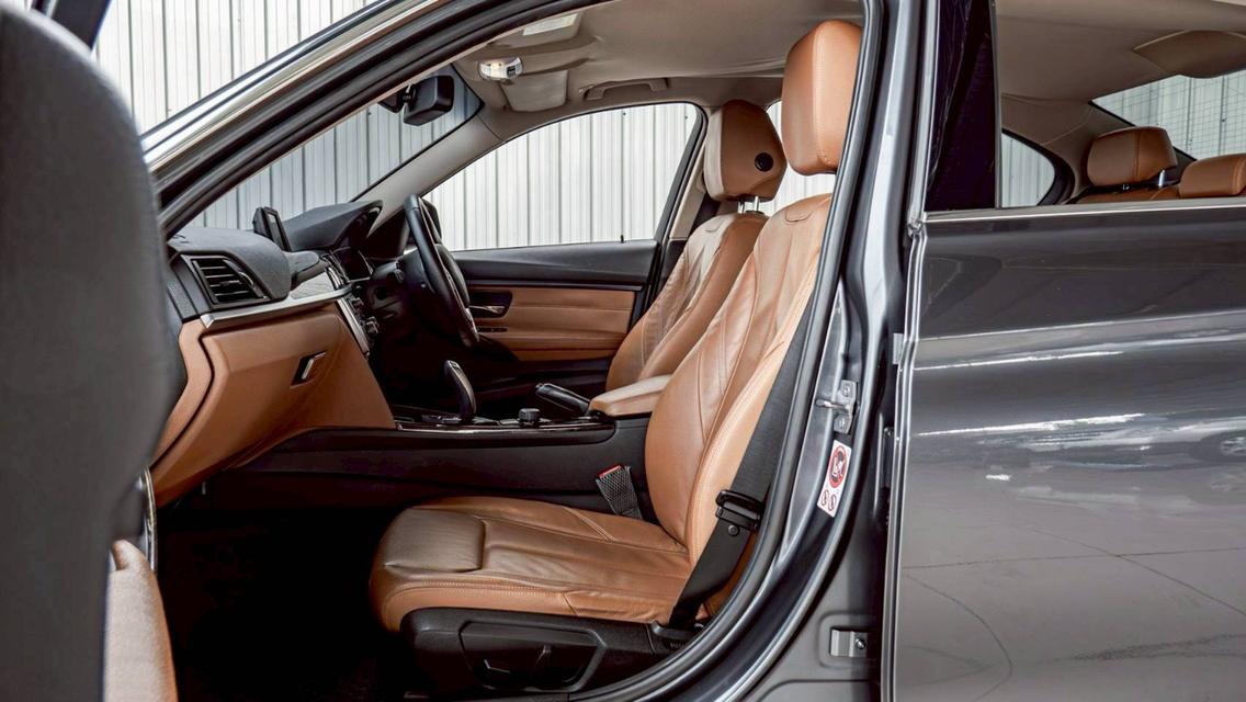 BMW SERIES 3, 320i LUXURY รูปที่ 11