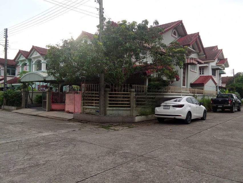 บ้าน หลังมุม หมู่บ้านประภัสสรวิลล่า