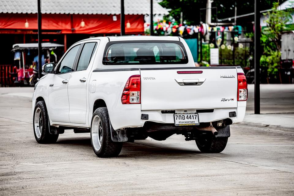TOYOTA HILUX REVO 2.4 E DOUBLE CAB สีขาว ปี 2018  9