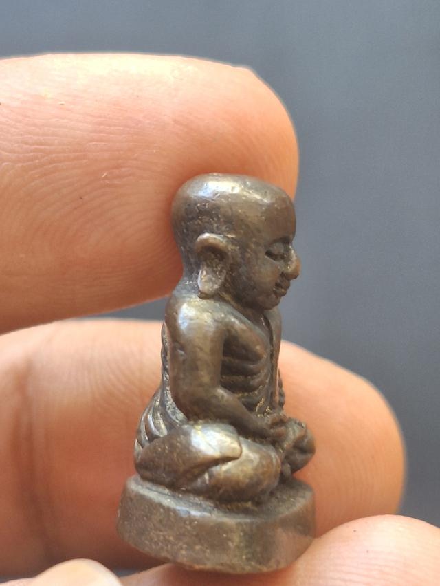 หลวงพ่อเงิน รุ่นเงินล้าน รูปที่ 3