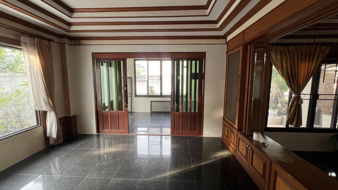 📣 ขายบ้าน 2 ชั้น ในจังหวัดอยุธยา 🏡 📍ทำเลดี เดินทางสะดวก บรรยากาศเงียบสงบ เหมาะสำหรับอยู่อาศัยหรือปล่อยเช่า 10