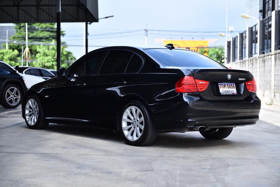 2010 แท้ BMW 320i SE LCI V-Shape E90 ทะเบียนคืน"🎊 รูปที่ 11
