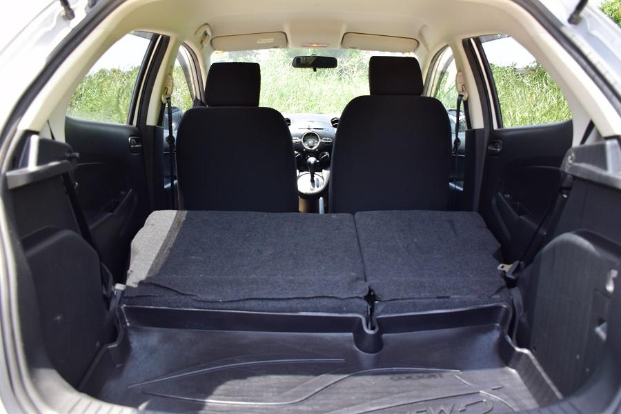 #ขาย148000บาท MAZDA2 สปอรต์ 5ประตู วิ่ง 906xx กิโลเมตรเดิมๆ ปี2010 จด2011รถสวยพร้อมใช้ ขับดีมาก พ.มัลติ แอ์ฉ่ำ CDABSAIRBAGโทร0957401229 ไอดีไลน์ UTBP  7