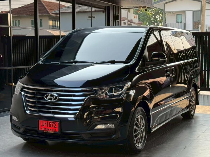 Hyundai H-1 Elite ปี2018 วิ่ง 100000 KM.