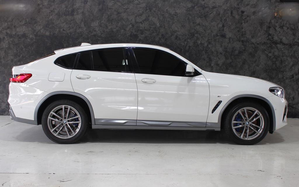 รหัสรถ AVA7335 BMW X4 xDrive20d M Sport X (G02) ปี 2021 8