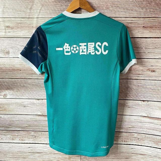 เสื้อกีฬามือสอง adidas รูปที่ 2