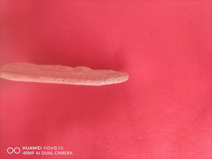 พระกรุกันทรวิชัย จ.มหาสารคาม พระพิมพ์เนื้อดินเผา อายุประมาณ 1,200-1,600 ปี รูปที่ 2