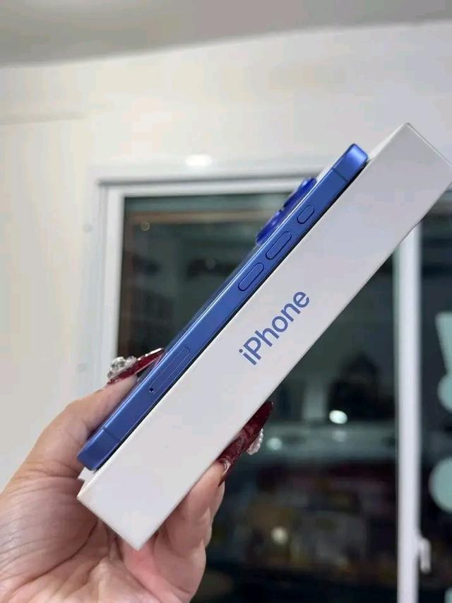 ขาย iPhone 16 สีน้ำเงิน 5