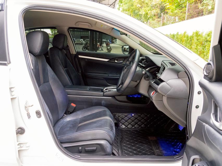 Honda Civic Fc 1.8 EL ปี 2020 12