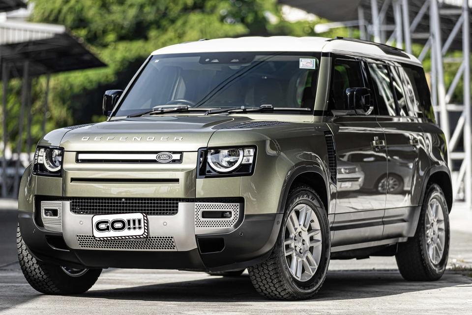 Land Rover Defender 110 2.0 D240 S Diesel 3