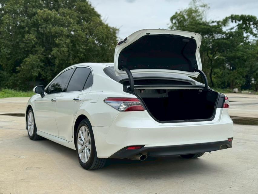 Toyota Camry 2.5 HV Hybrid Premium ปี 2019 สีขาว