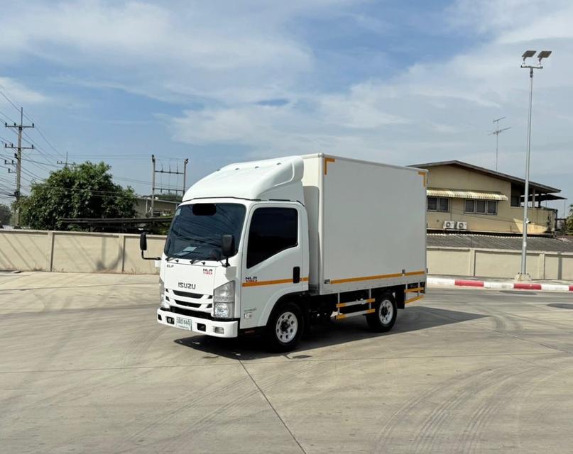 ขายรถบรรทุก 4 ล้อตู้แห้ง ISUZU NLR ปี 65