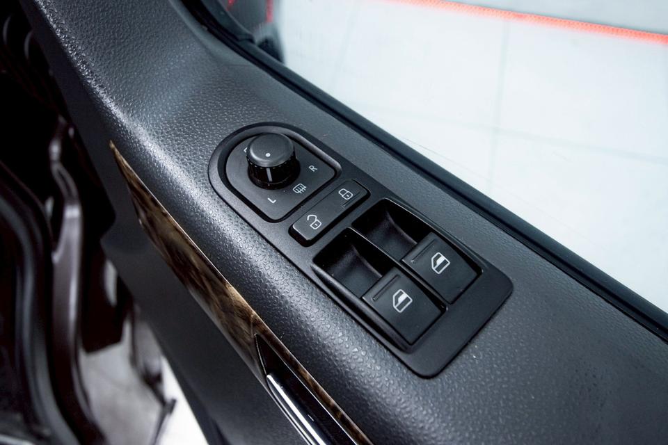 VOLKSWAGEN CARAVELLE 2.0 BI TDI BUSINESSLINE 2014  15