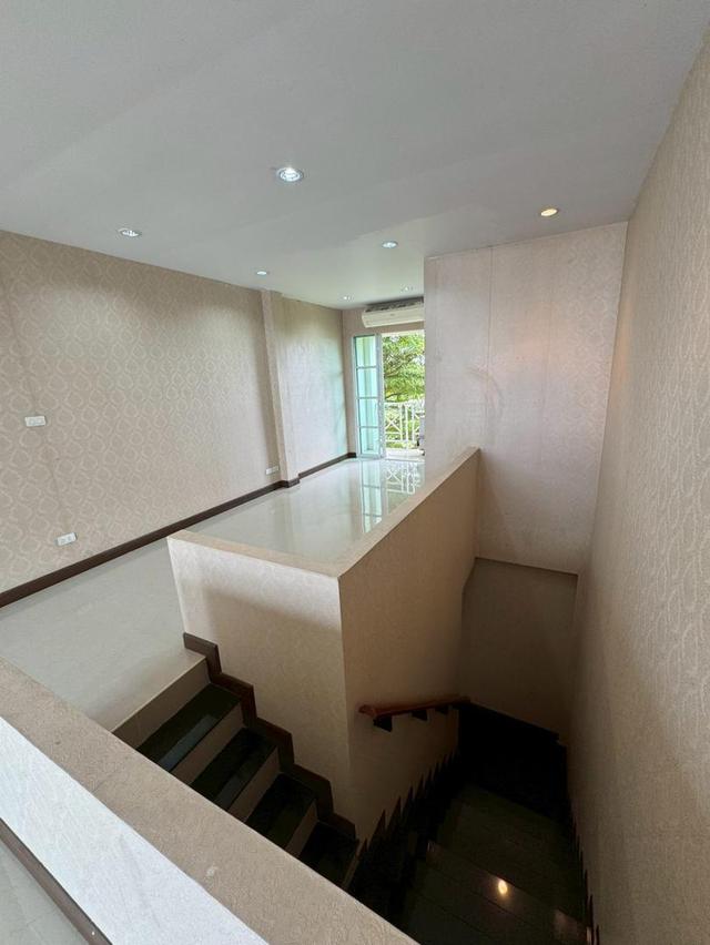 ขายถูก ทาวน์โฮม modern town เอกชัย46 ห้องมุม 3 ชั้น 24.8ตรว. บ้านทำใหม่ ขายราคาถูก 5