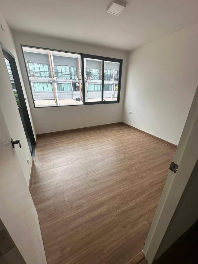 🏡✨ 🏡✨ บ้านทาวโฮมแต่ได้บรรยากาศบ้านเดี่ยว หลังริมให้ความเป็นส่วนตัวด้วยถนนหน้ากว้าง 12 เมตรหลังสุดท้าย‼️ พร้อมเข้าอยู่…รอเจ้าของคนใหม่ เข 6