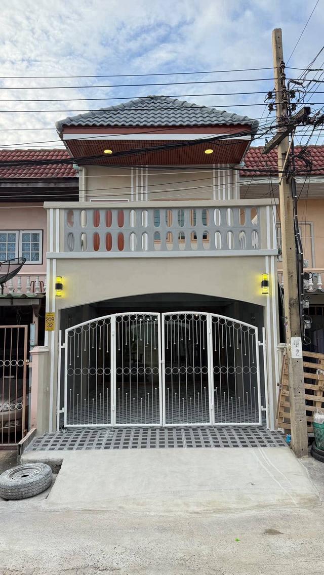 หมู่บ้านหงส์ประยูร 1 บางบัวทอง ใกล้สี่แยกบางพลู ใกล้รถไฟฟ้า ทาวน์เฮาส์ 2 ชั้น ตกแต่งใหม่ การเดินทางสะดวกมากๆ 1