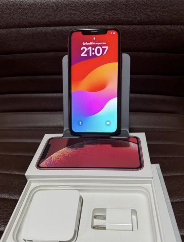 iPhone XR 64G สีแดง 4