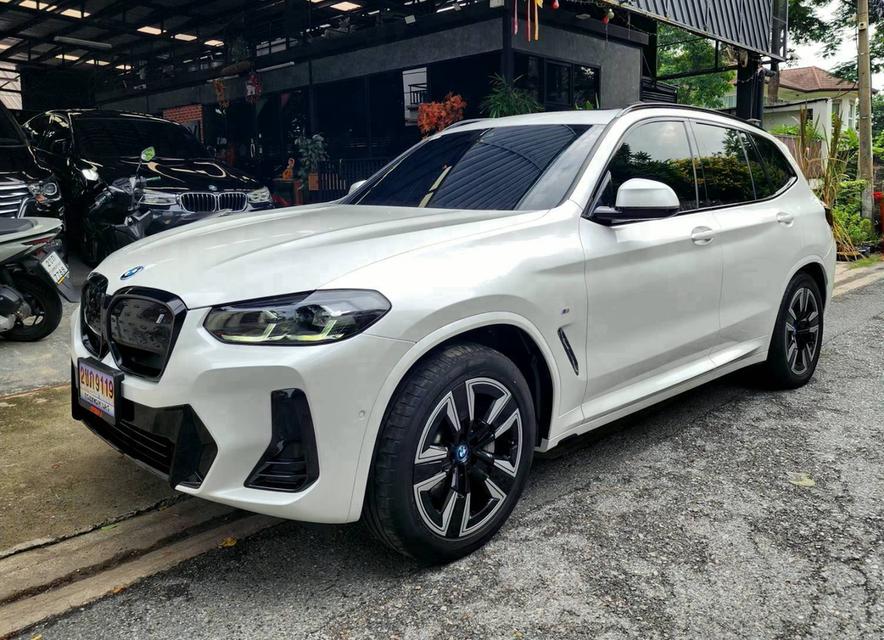 BMW iX3 M Sport 2023 รถไฟฟ้าสุดหรู ถูกกว่าป้ายแดงเกินครึ่ง