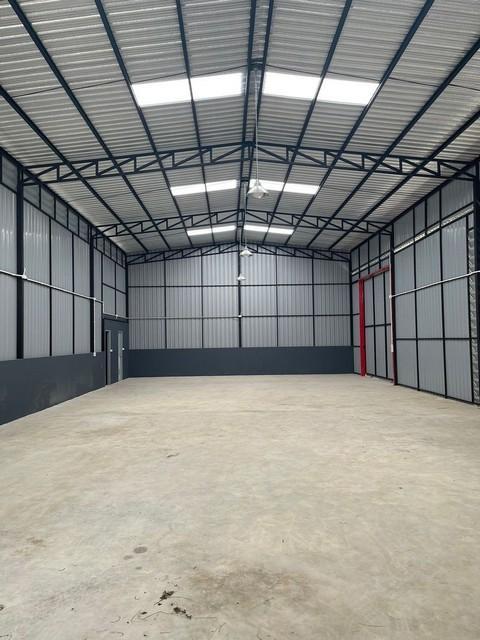 ให้เช่าโกดัง ซอยลาดพร้าว 101 เนื้อที่ 133 ตรว 220 ตรม. ใกล้โยธินพัฒนา โพธิ์แก้ว นวมินทร์ เดินทางสะดวก เหมาะเป็นศูนย์กระจ 6