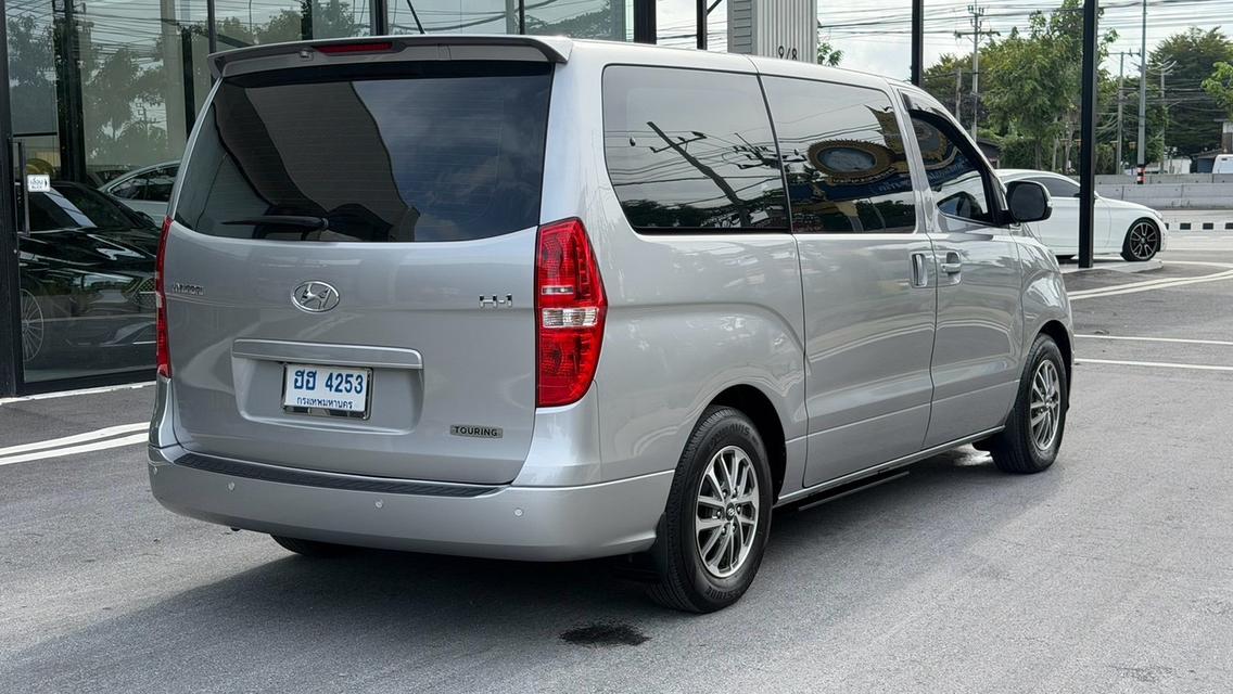 2019 HYUNDAI H1 TOURING สีเทา เลขไมล์ 184,XXX KM    เครื่องดีเชลล้วน เซอร์วิสศูนย์ ทุกระยะ ชัดเจนสุด บันไดไฟฟ้า  จอแอนดรอย โฉมใหม่แล้ว รถสวย เดิม รูปที่ 12