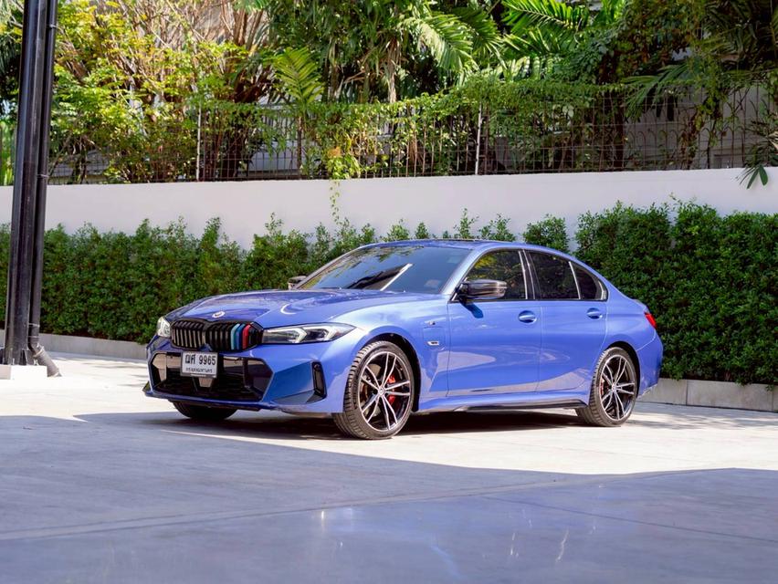 BMW 330e M Sport ปีจด 2023 BSI 5ปี 100,000 km. ถึง 26/12/2570