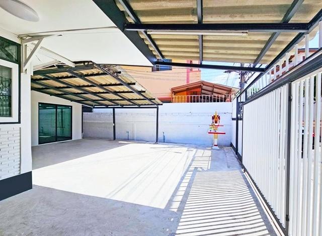 MRT ห้วยขวาง 600ม ตลาดสดห้วยขวาง 800 ม. ให้เช่าบ้านชั้นเดียว 320ตร.ม..ถ.ประชาราษฎร์บำเพ็ญ2-10 80ตร.วา.รร.นานาชาติรีเจนท์ 4