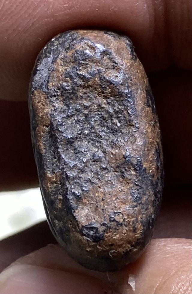 พระปิดตาเนื้อผงลงรักเก่า รูปที่ 3