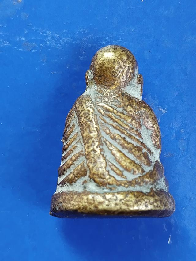 พระหลวงพ่อเงินรุ่นแลก