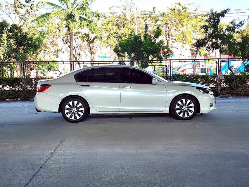ขายรถ Honda Accord 2.0E ปี 2013 สีขาว เกียร์ออโต้ รูปที่ 8