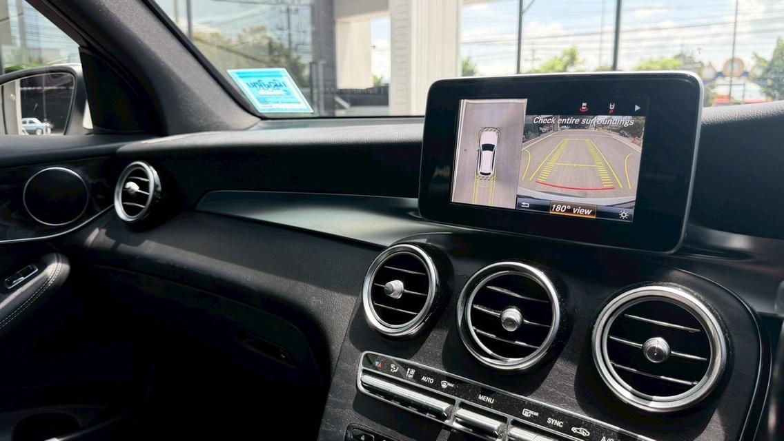 2016 BENZ GLC 250d 4 MATIC AMG DYNAMIC สีขาว เลขไมล์ 93,XXX KM รถสวย เซอร์วิสตามระยะ เปลี่ยนสันยาได้เยอะ รูปที่ 10
