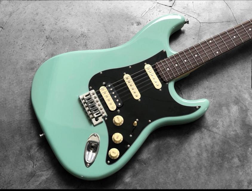 กีตาร์ไฟฟ้า stratocaster 2