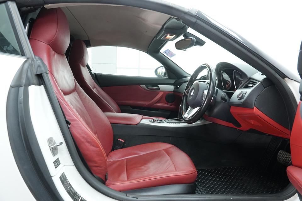 BMW Z4 sDrive23i 2.5 RHD สีขาว รูปที่ 5