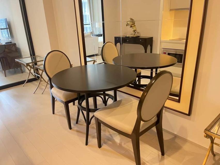 NOBLE Ploenchit, next to the BTS connection, can walk into the mall immediately.Studio room, room size 55 sq m (private elevator) 2