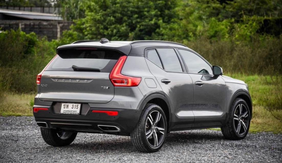 Volvo Xc40 2.0 T5 R-Design AWD AT มือสอง 3