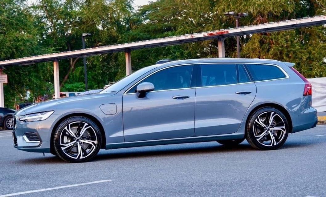 Volvo V60 T8 Recharge Ultimate Bright Plug-inHybrid มือสอง 4